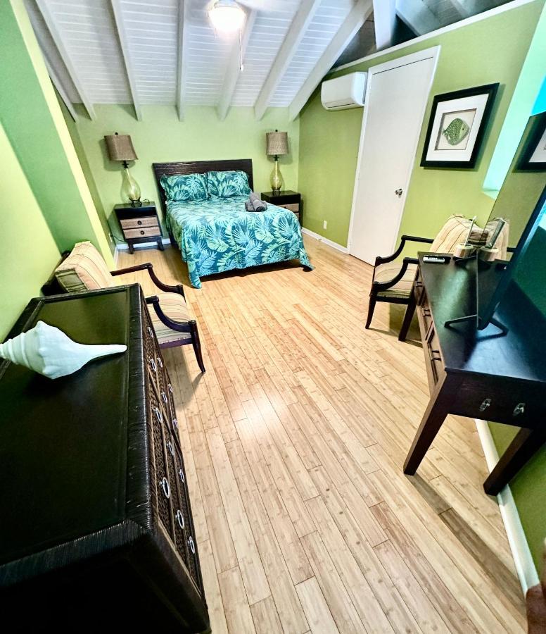 East End  Harbor View 2Bed 1Bath Loft In Downtown Red Hook! 빌라 외부 사진